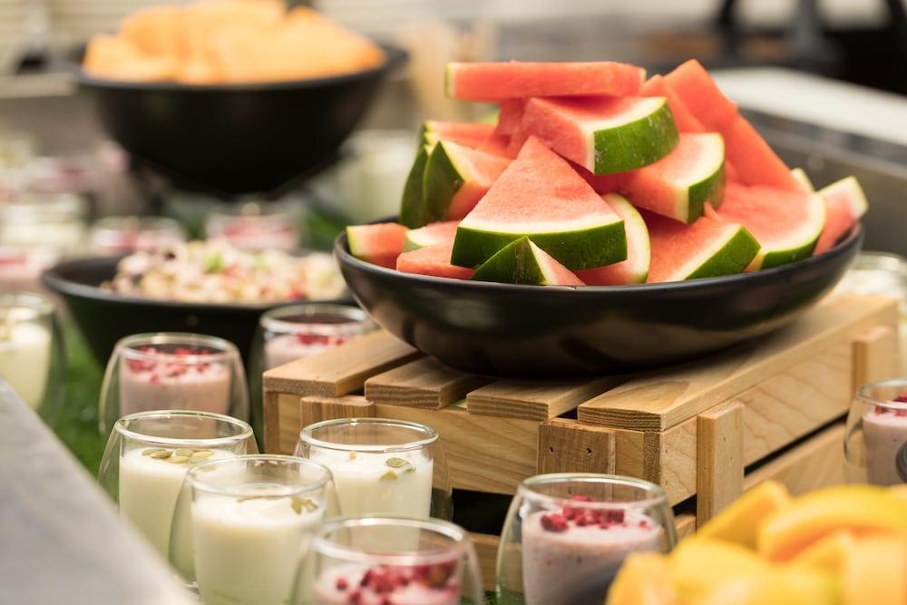 Отель Crowne Plaza Melbourne Carlton By Ihg Экстерьер фото