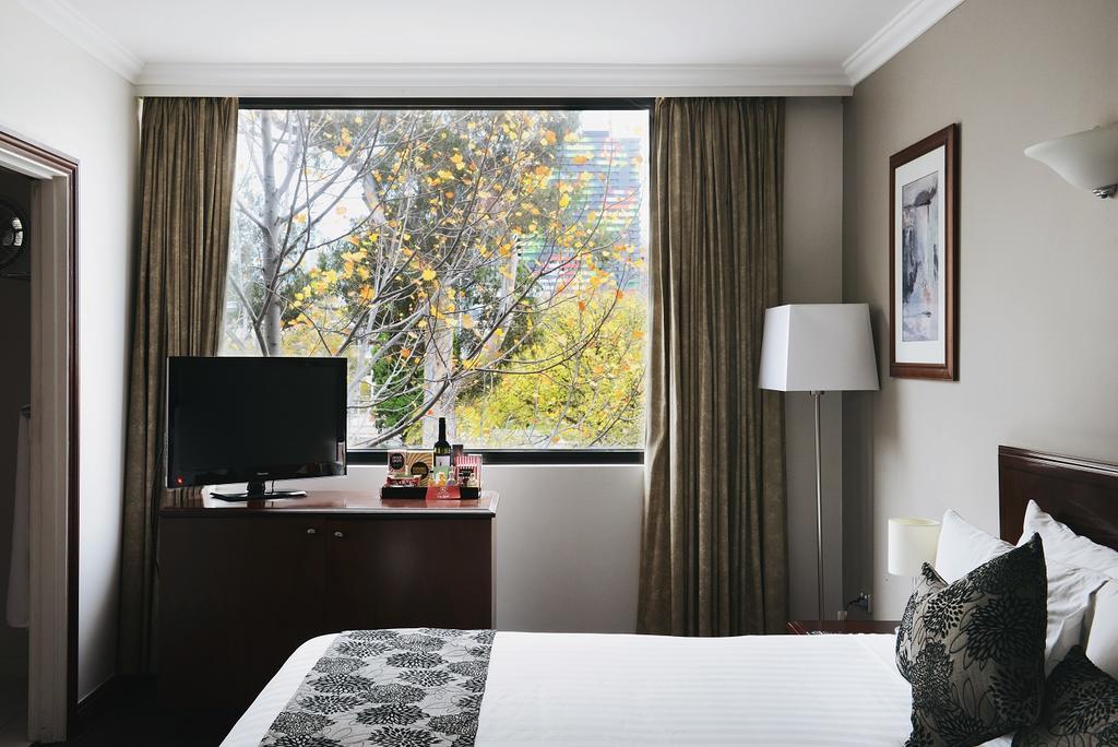 Отель Crowne Plaza Melbourne Carlton By Ihg Экстерьер фото