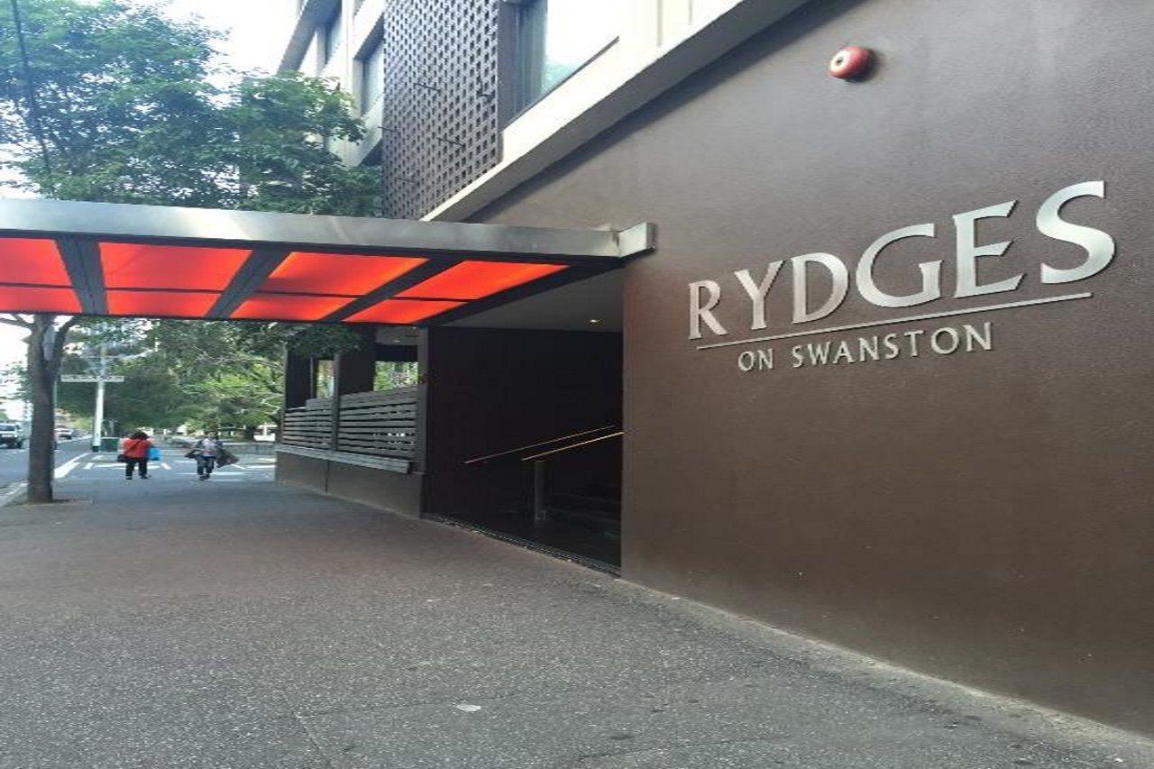 Отель Crowne Plaza Melbourne Carlton By Ihg Экстерьер фото