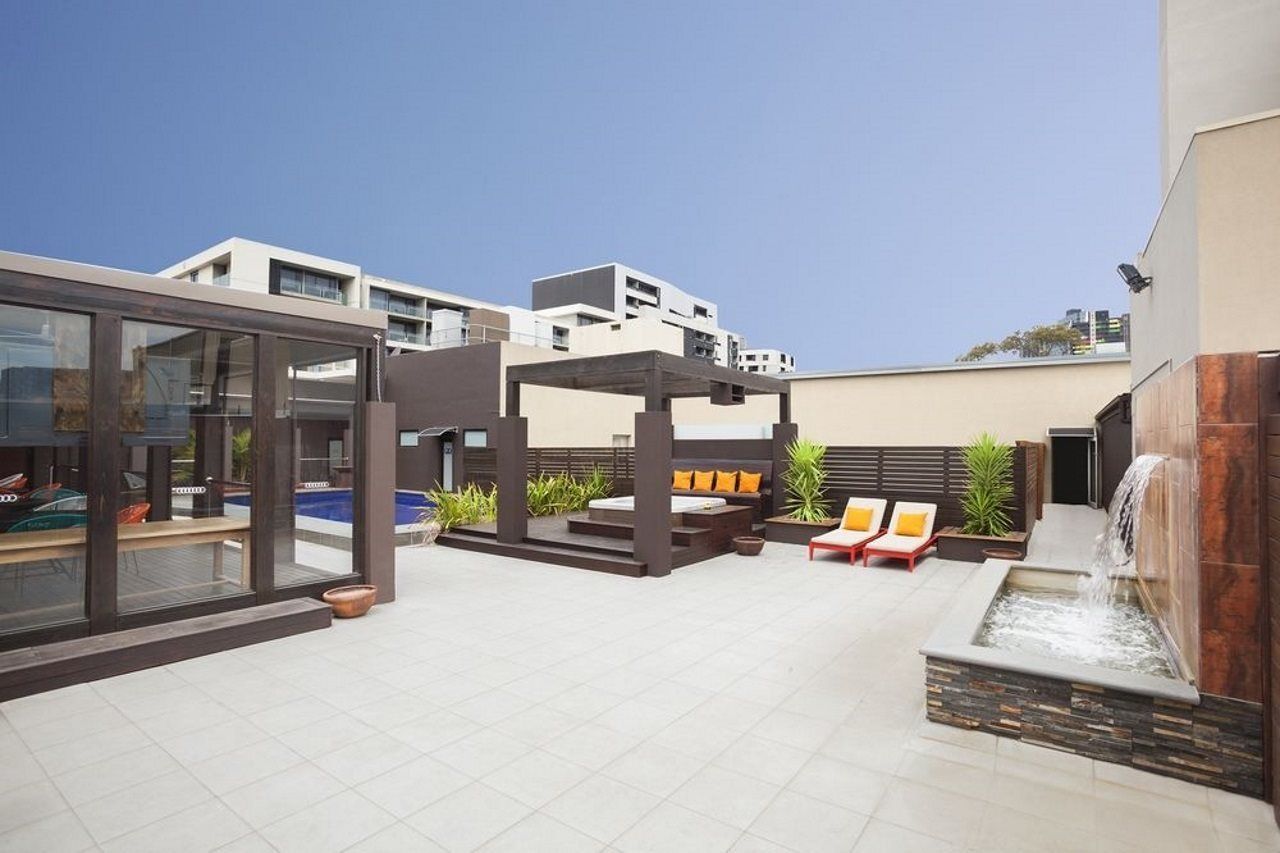 Отель Crowne Plaza Melbourne Carlton By Ihg Экстерьер фото